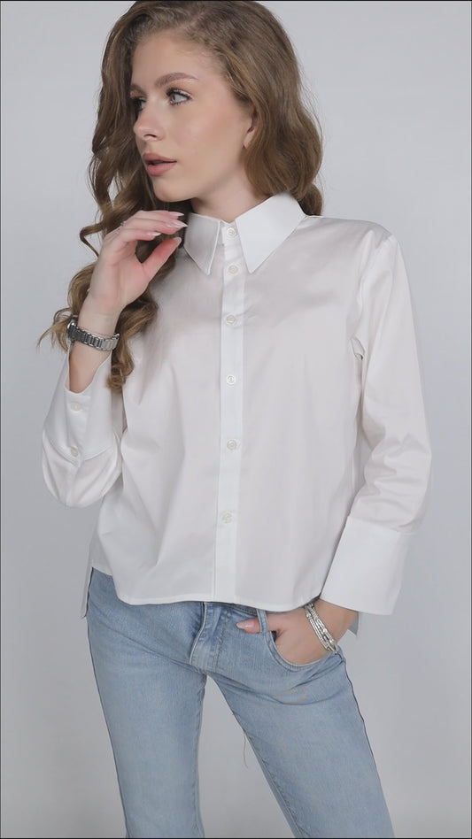 Cămașă Ilinkas din poplin alb din bumbac – croială lejeră, guler clasic, spate mai lung